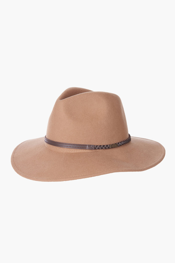 The Barbour women's light brown felted wool fedora features a dark brown braided band, adding an equestrian-inspired Tattersall flair to any outfit.