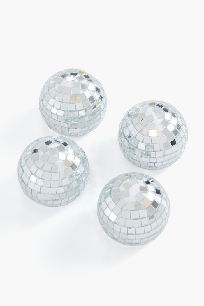 Chefanie’s set of four small, dome-shaped placecard holders, covered in silver mirror tiles like mini disco balls, add a fun and festive touch to your next dinner party decor.