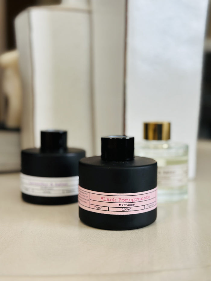 Matte Black Glass Reed Diffuser - Arabian Oud